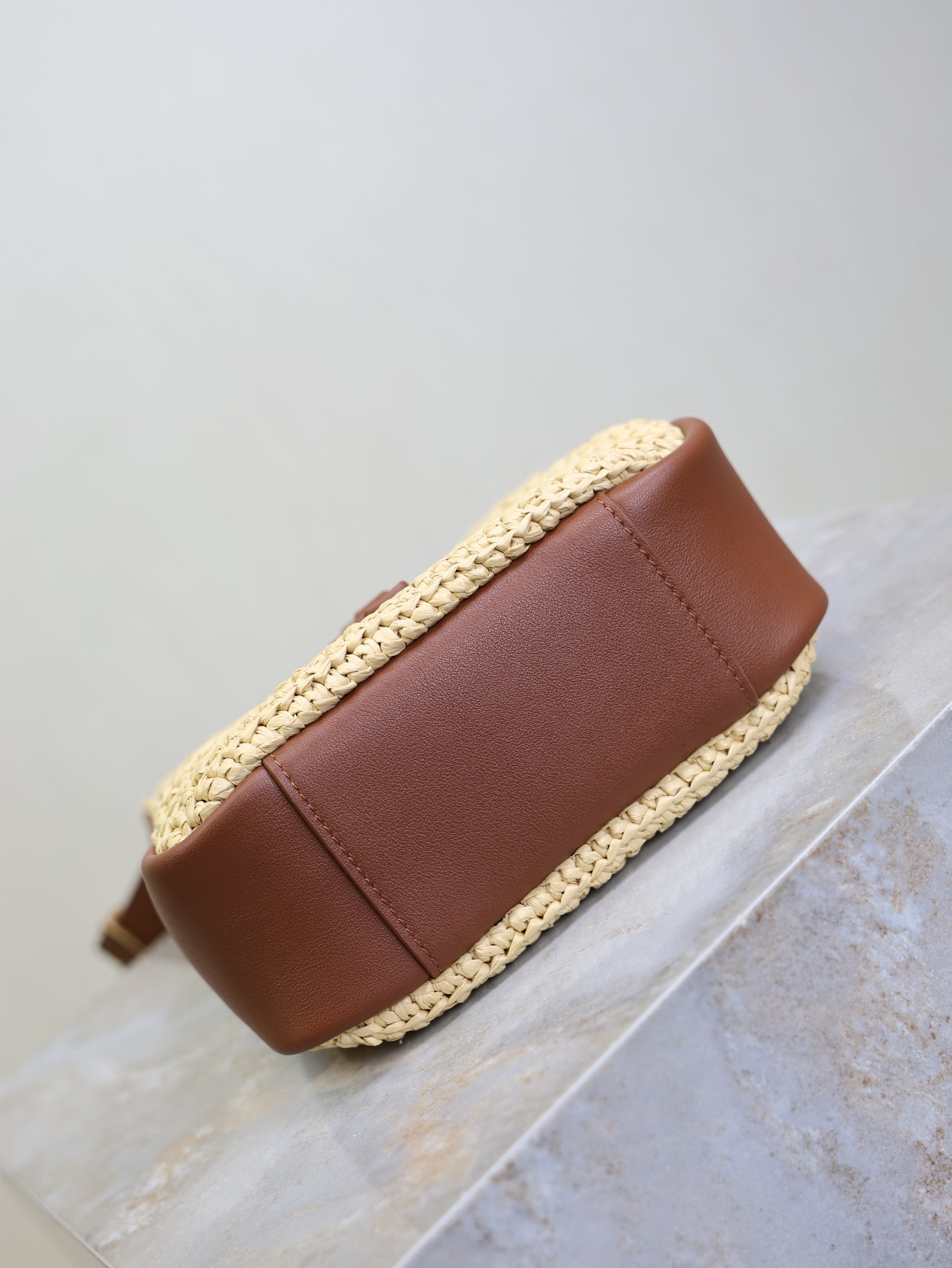 YSL 25S LE 5 À 7 SUPPLE BABY 16 IN RAFFIA AND CALFSKIN GOLD HARDWARE
