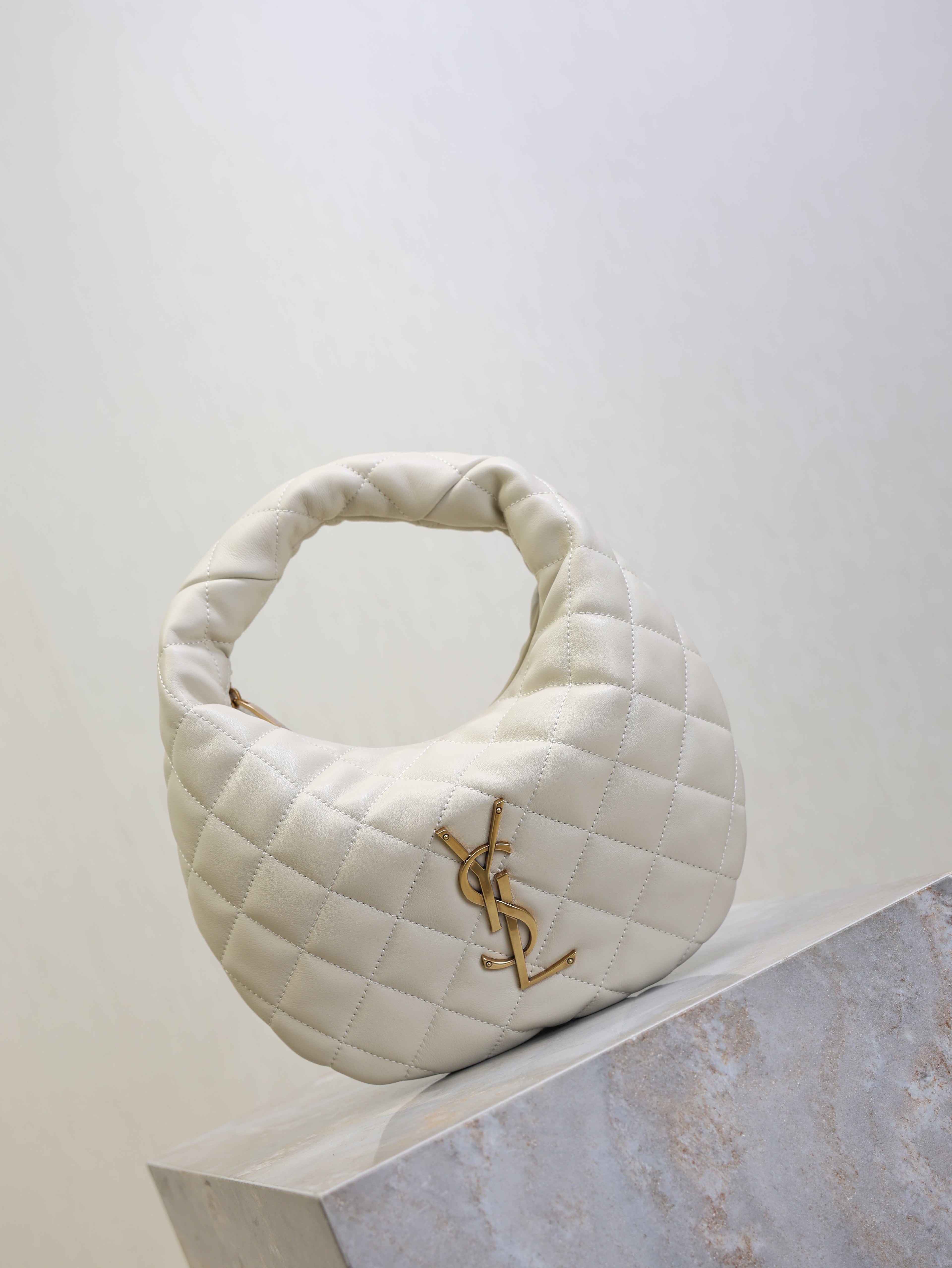 YSL 25S ICARINO 17 IN WHITE QUILTED CALFSKIN GOLD HARDWARE